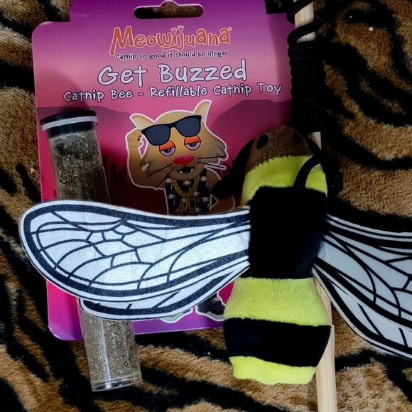 Cat Toy Catnip Bee Get Buzzed ...... New! - Picture 1 of 3